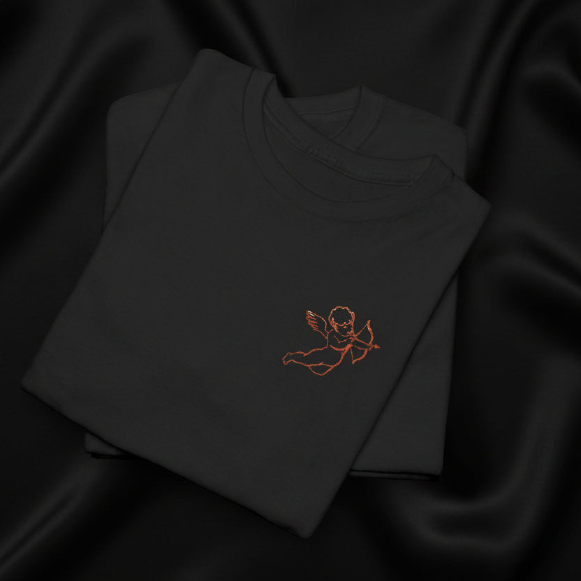 Minimal Cupid T-Shirt – Subtle Heart Illustration Cotton Tee