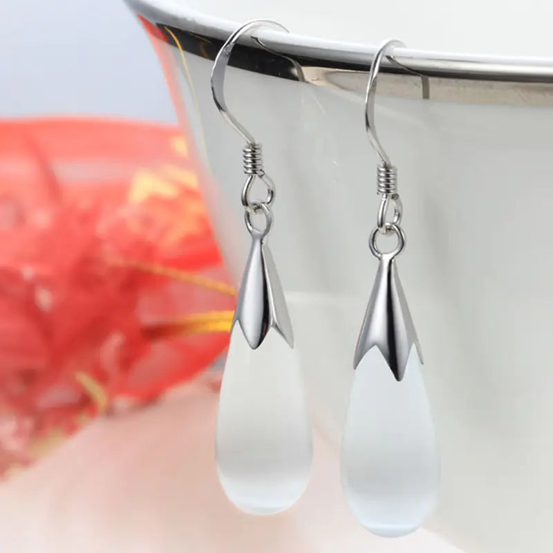 Chic Cat's Eye Droplet Earrings