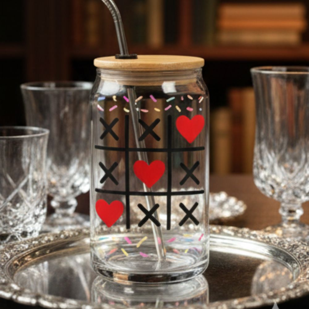 16oz Engraved Can Glass with Lid — Tic Tac Toe Hearts Design