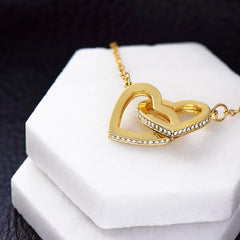 "Interlocking Hearts Necklace – A Sparkling Symbol of Endless Love"