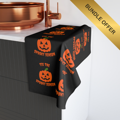 🎃 Spooky Season Pumpkin Hand Towel – Halloween Kitchen Decor